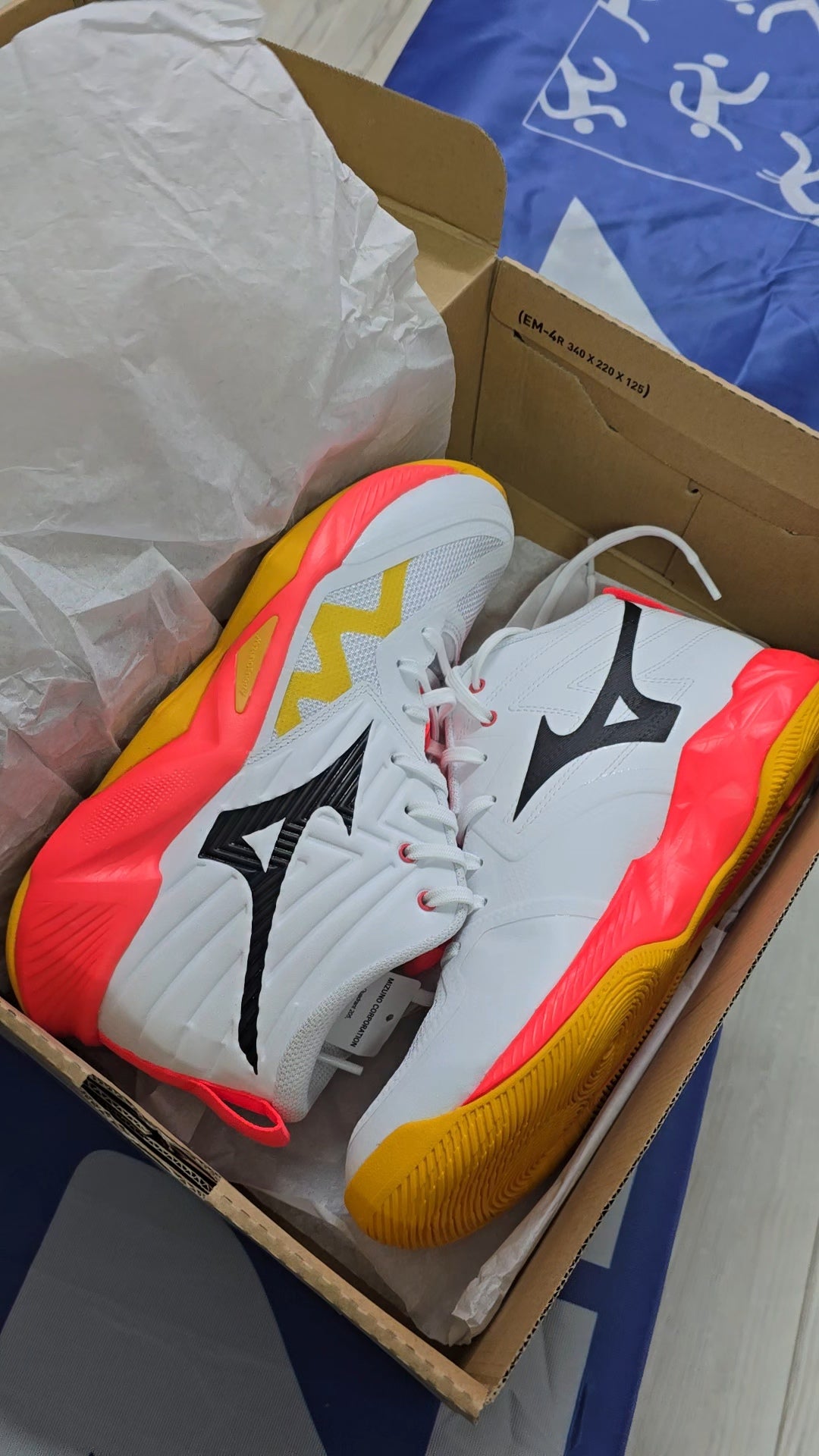 WAVE MOMENTUM PRO MID-Mizuno Volleyball